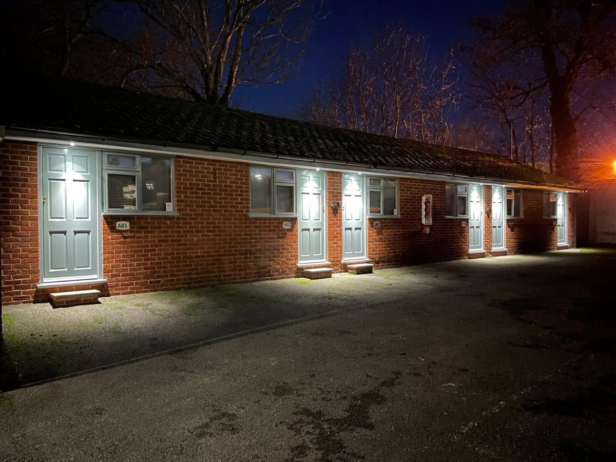 Arlan House, Central Basingstoke Hotel Экстерьер фото