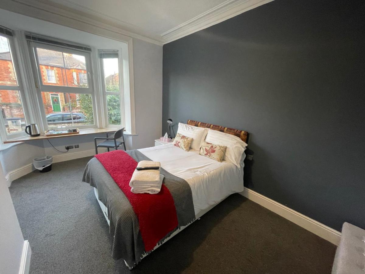 Arlan House, Central Basingstoke Hotel Экстерьер фото