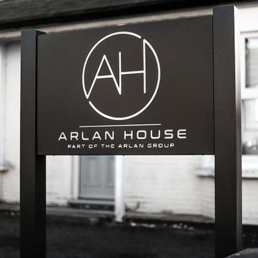 Arlan House, Central Basingstoke Hotel Экстерьер фото